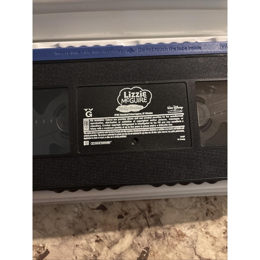 Lizzie McGuire: Totally Crushed VHS 2004 Disney Clamshell Retro Nostalgia VTG - Picture 6 of 9